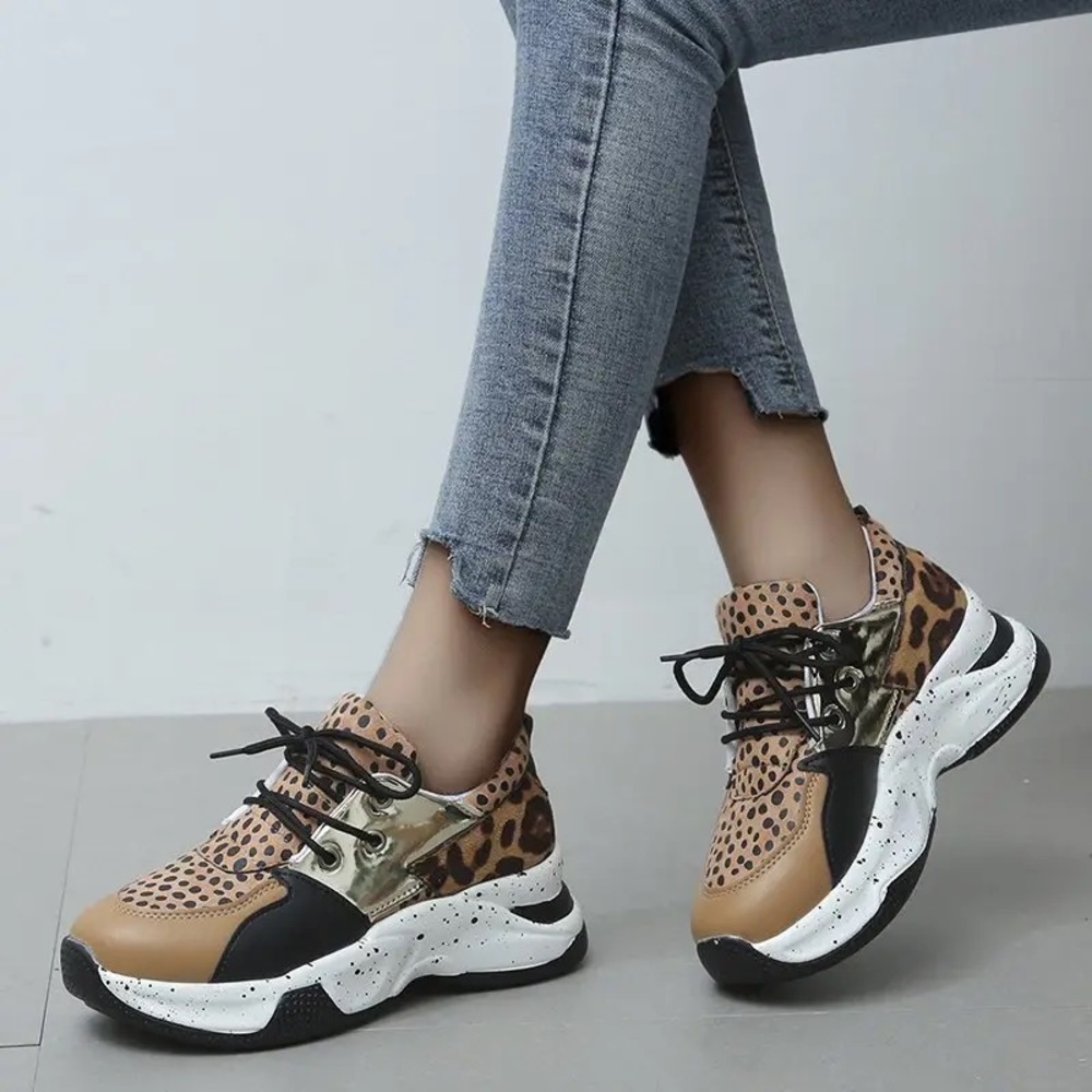 Lightweight Leopard Print Women’s Low Top Shoes NWOB